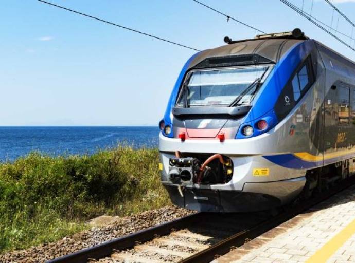 Pasqua, festività, wekend e estate al mare: tornano i treni Ponente Line tra Torino e la Riviera Ligure